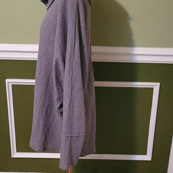 NWT! LuLaRoe Gorgeous Grey Sweater - Picture 5 of 6